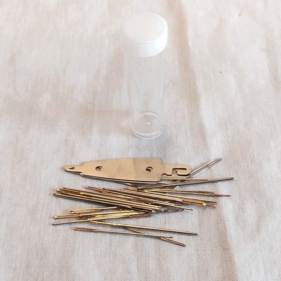 Curmio Grey Embroidery Travel Carry Case/Bag With Some Accessories - Picture 12 of 15